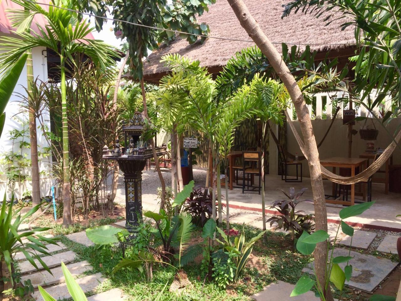 Happy Hippies Hostel Siem Reap Dış mekan fotoğraf